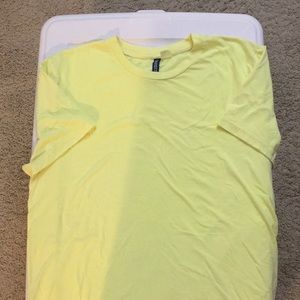 Divided light yellow T-shirt men’s size Large